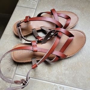 Gorgeous girls brown sandals very comfortable
